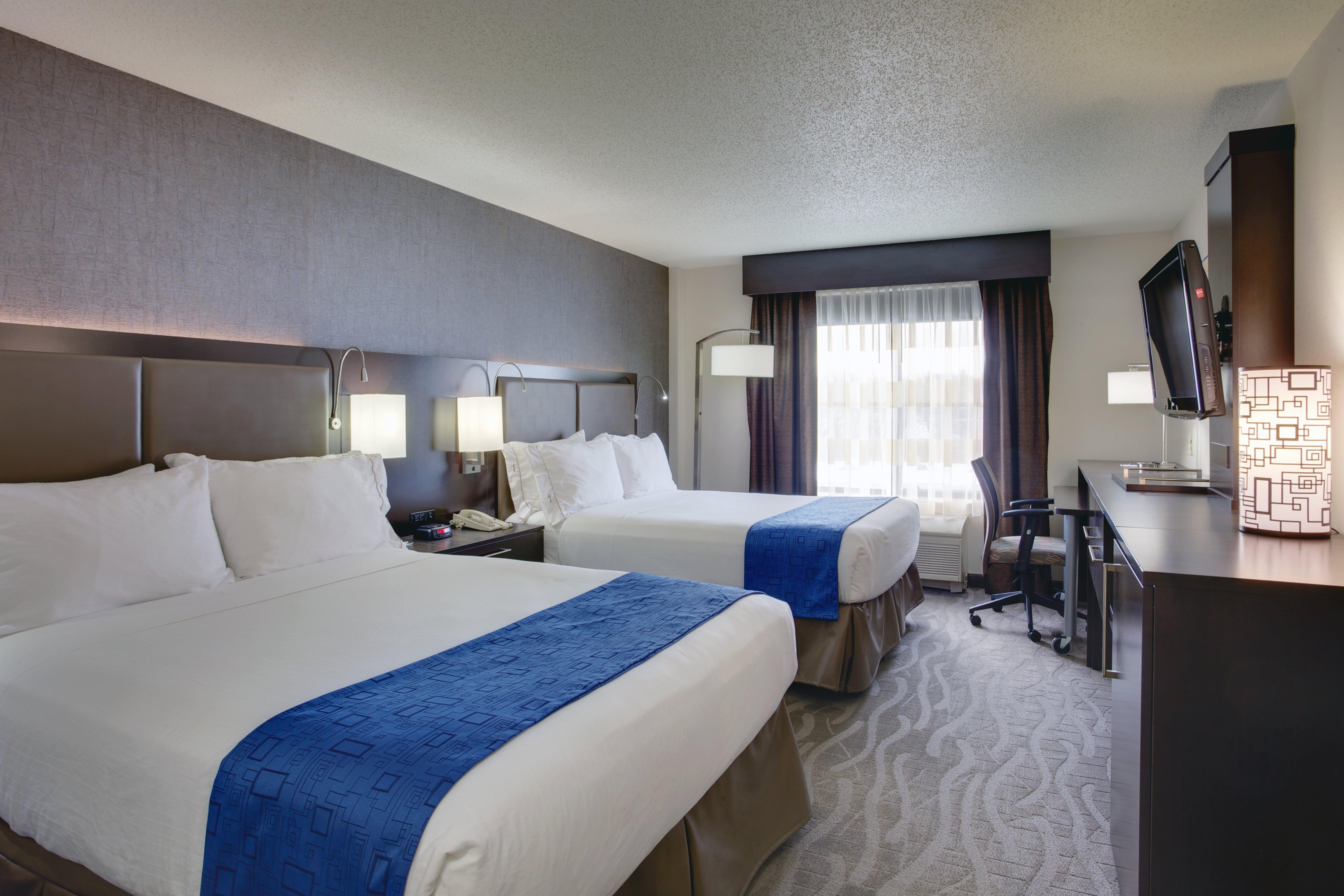 Holiday Inn Express Hotel & Suites Meadowlands Area By Ihg Карлстад Экстерьер фото