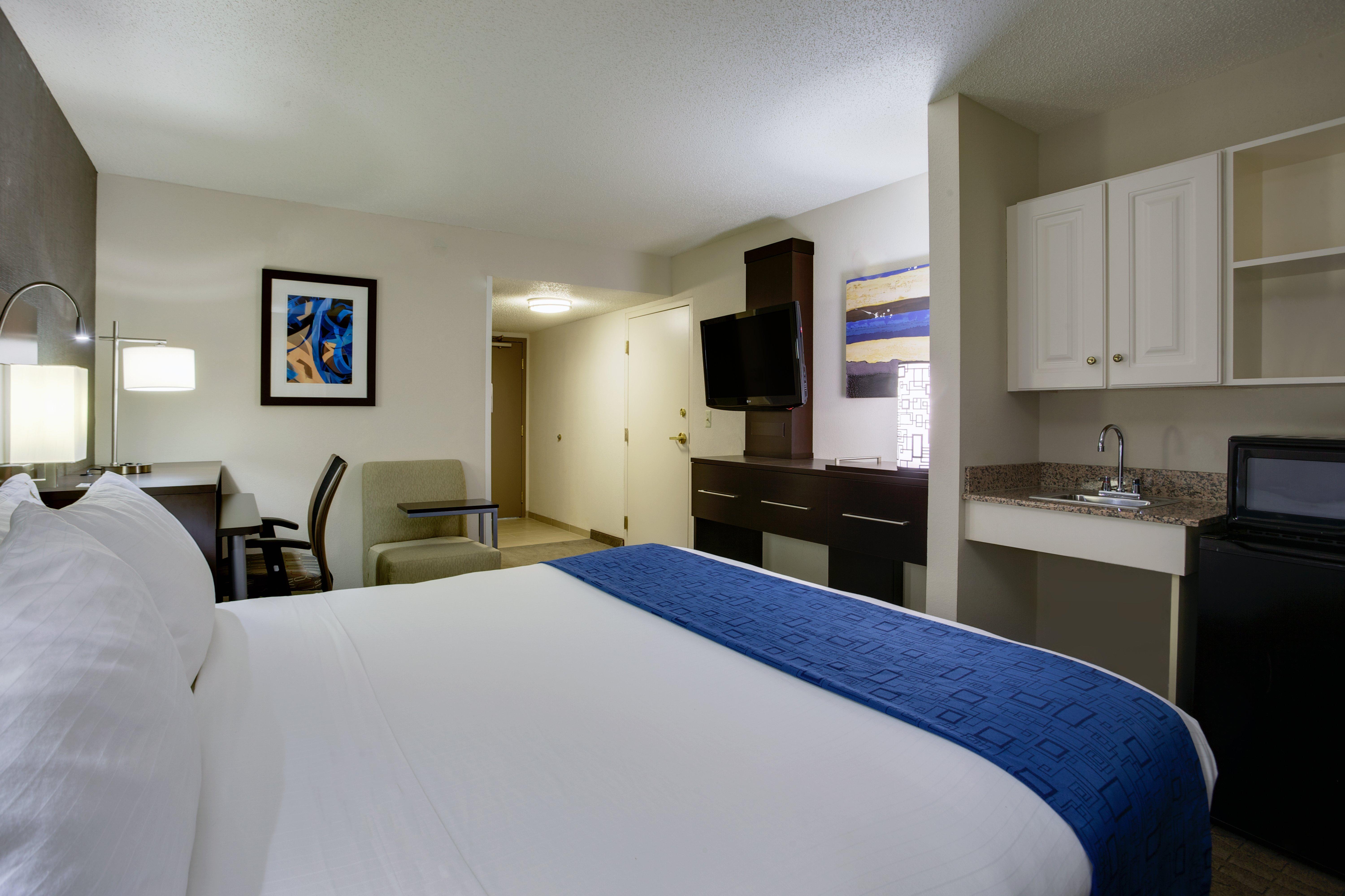 Holiday Inn Express Hotel & Suites Meadowlands Area By Ihg Карлстад Экстерьер фото