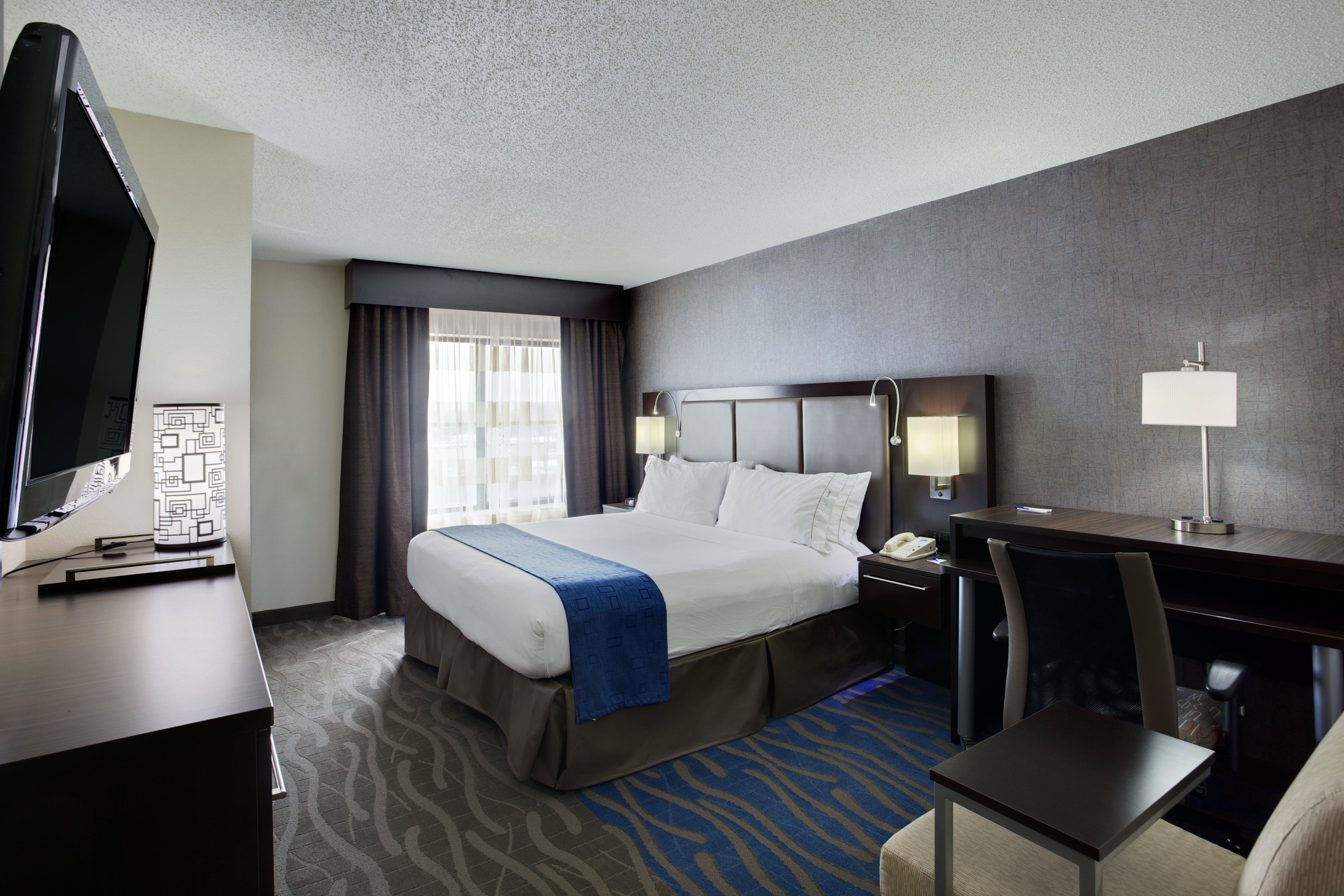 Holiday Inn Express Hotel & Suites Meadowlands Area By Ihg Карлстад Экстерьер фото