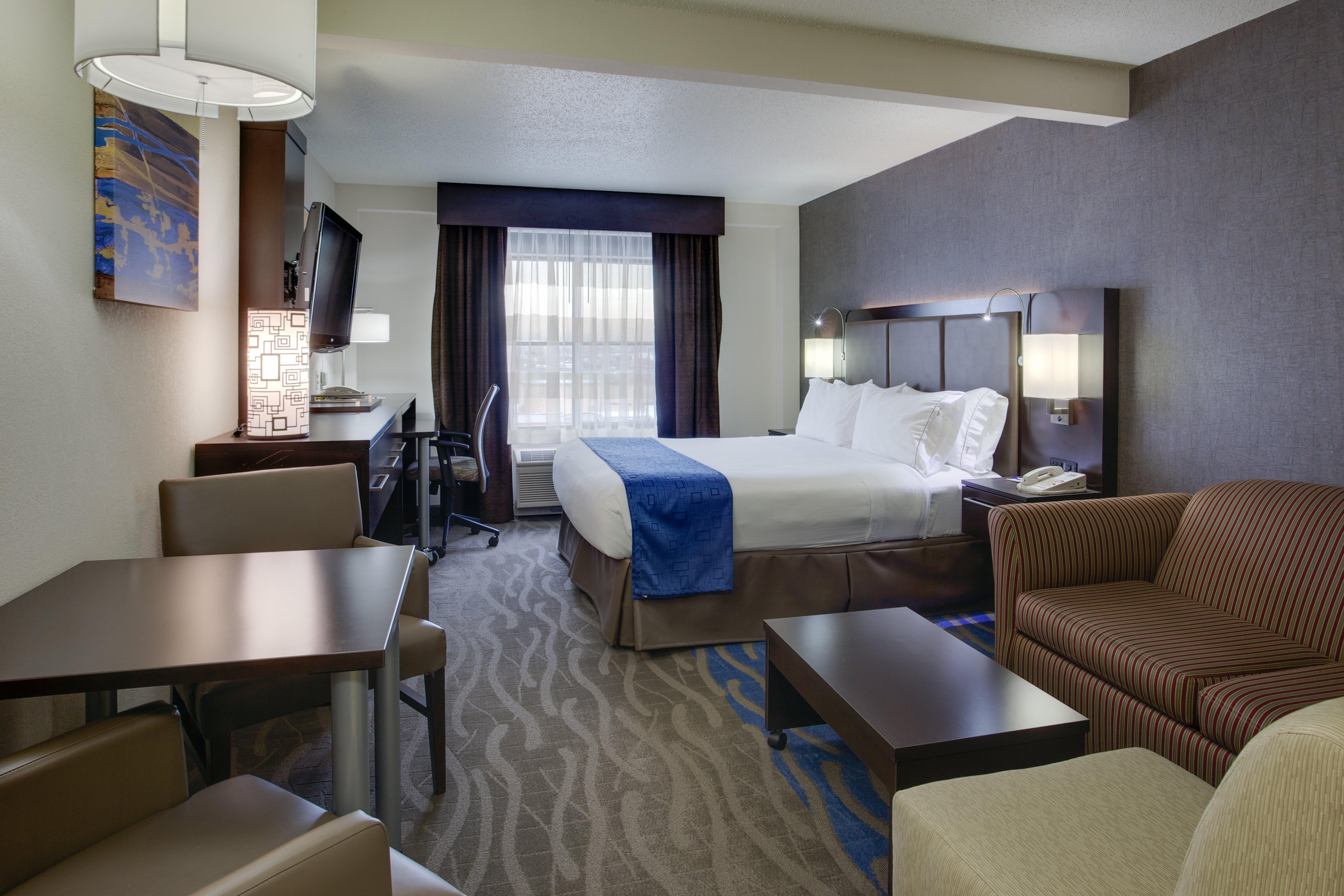Holiday Inn Express Hotel & Suites Meadowlands Area By Ihg Карлстад Экстерьер фото